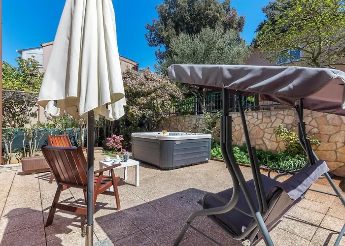 Beautiful Apartment In Pula With Wifi *