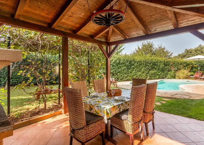 Beautiful Apartment In Pula With Wifi Pula