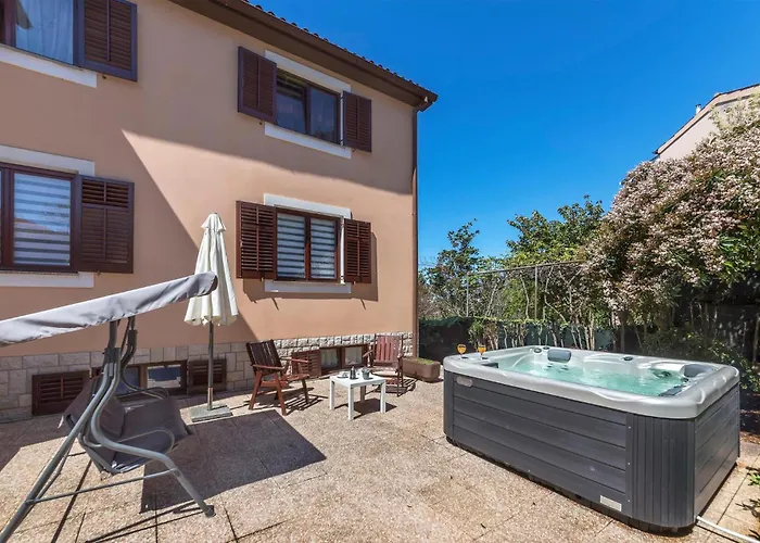 Beautiful Apartment In Pula With Wifi Apartman