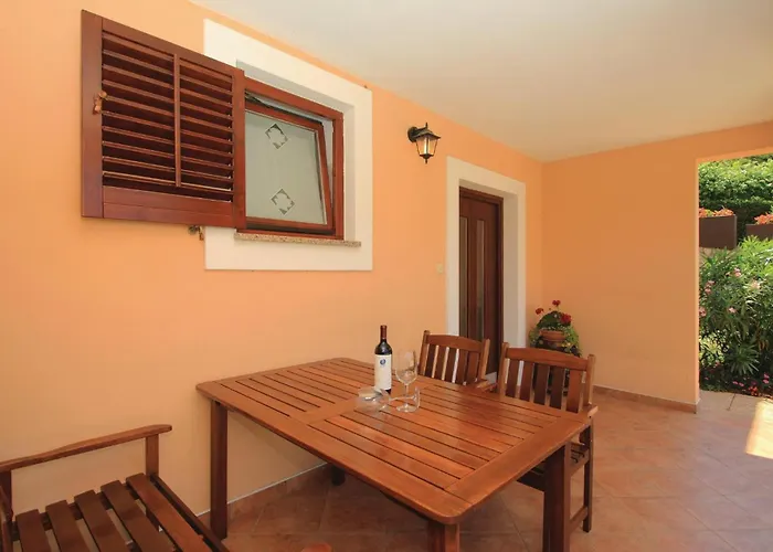 Apartman Beautiful Apartment In Pula With Wifi