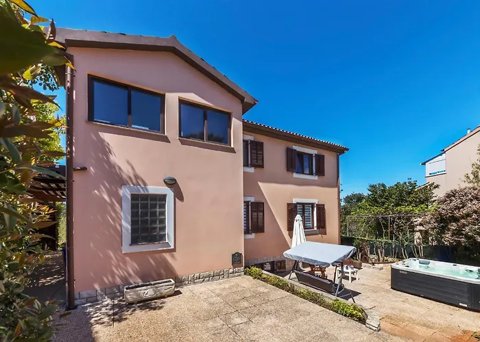 Apartman Beautiful Apartment In Pula With Wifi Pula