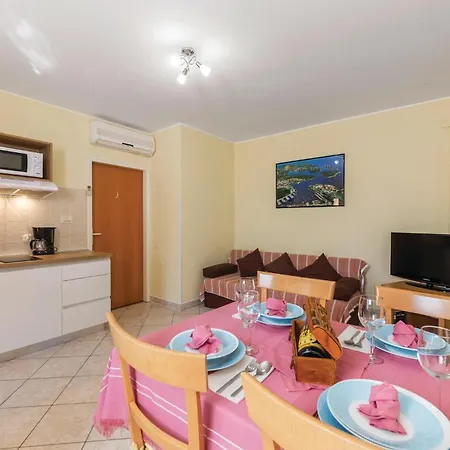 Stunning Apartment In Pula With Jacuzzi Apartment Pula