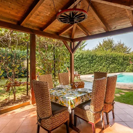 Stunning Apartment In Pula With Jacuzzi Pula