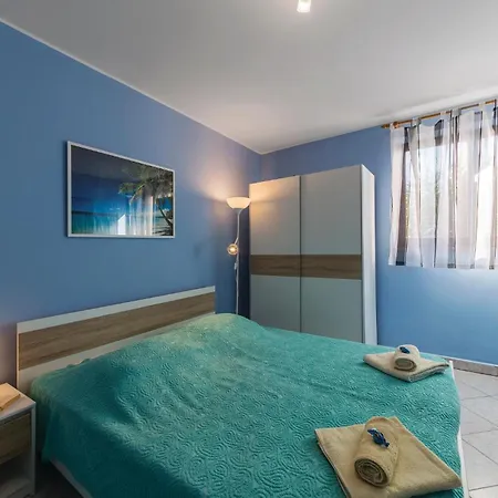 Stunning Apartment In Pula With Jacuzzi Apartment