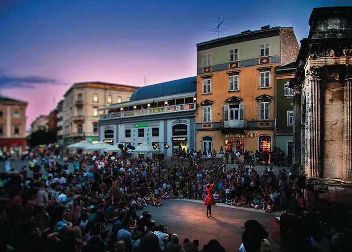 Beautiful In With Wifi 풀라